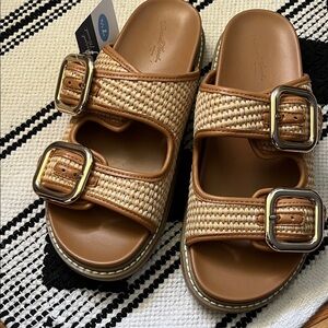 Universal Thread Tan Woven Sandals